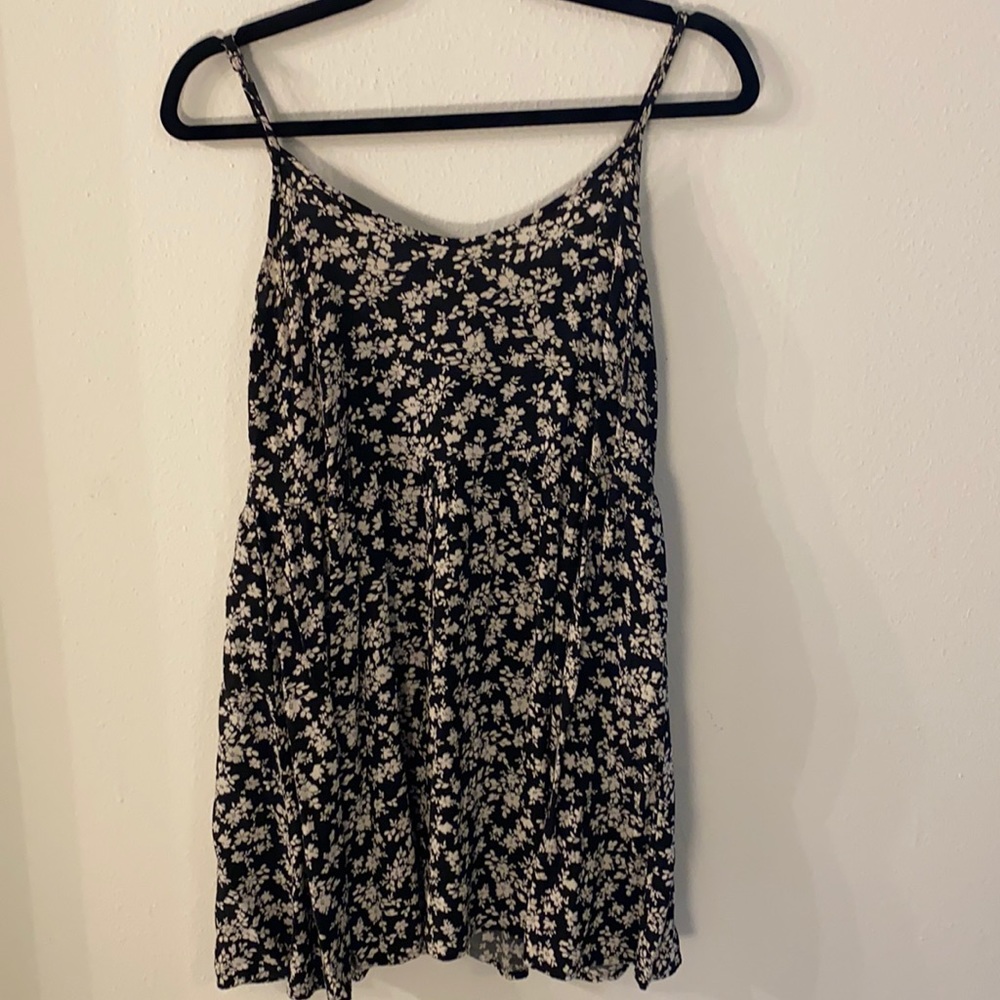 Forever 21 black and white floral flowy waist sundress